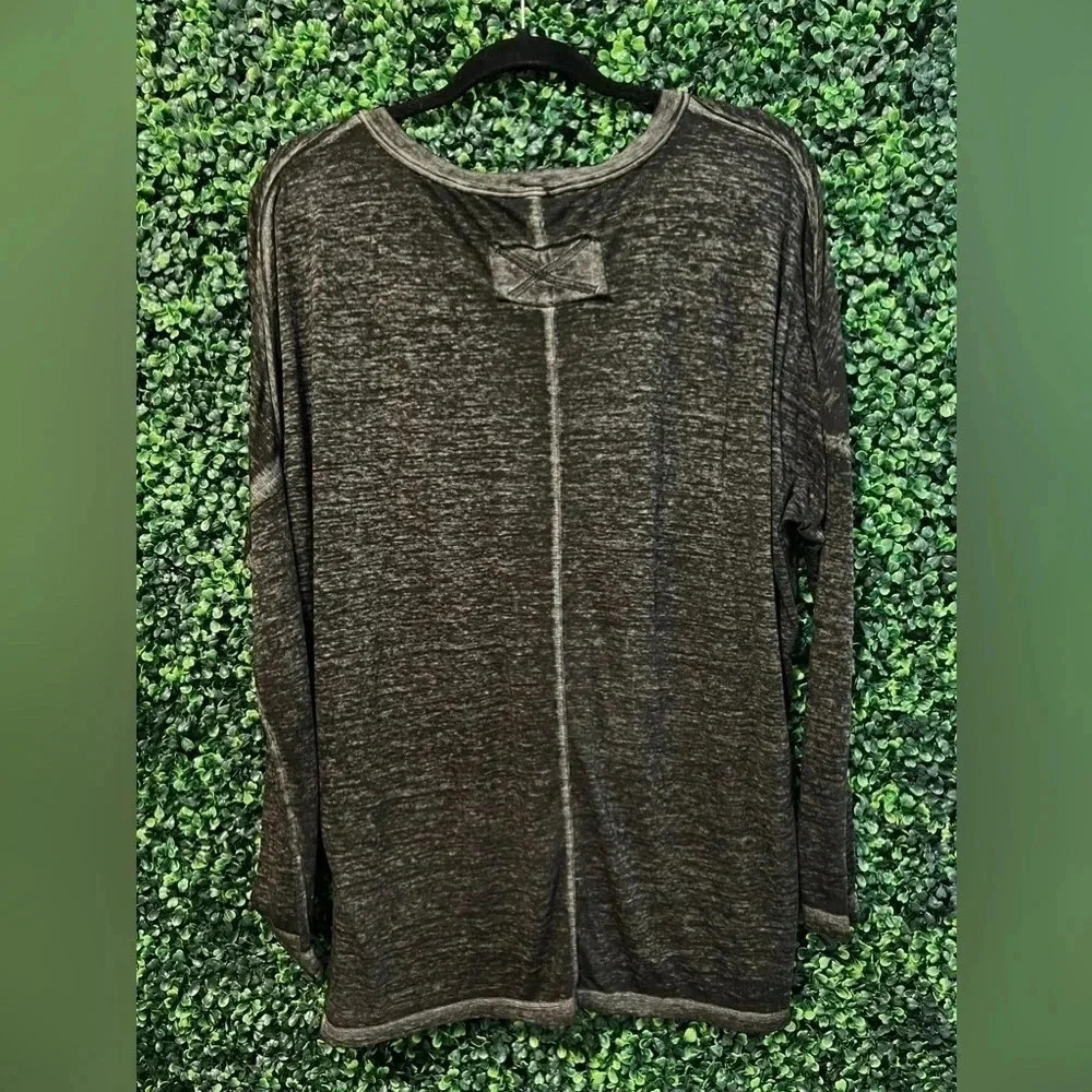 Boutique Zenana New Directions Top - Medium - Picture 4 of 7